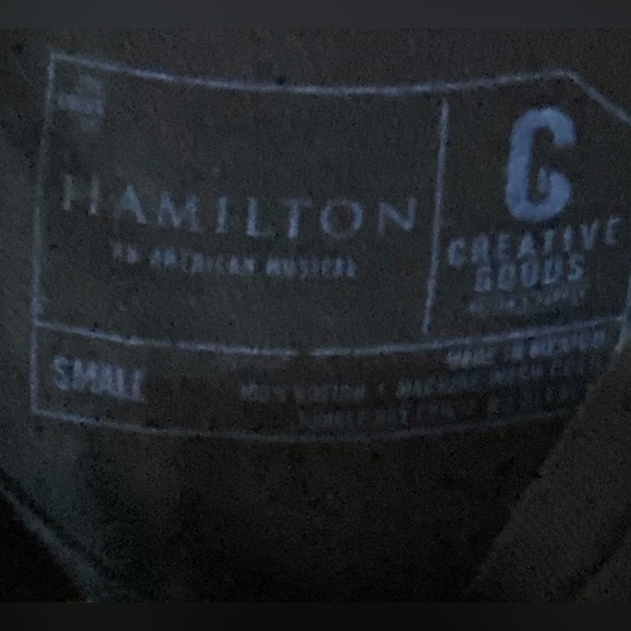 ♦️Hamilton women’s black and Gold short sleeves Tee 2021 Tour Size S♦️ - Picture 3 of 4